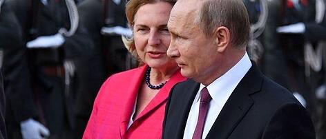 Die Freundschaft und das Gas: Putin heute bei Kneissl-Hochzeit und Merkel