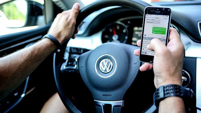 Novelle: Beim Autofahren ist das Smartphone tabu