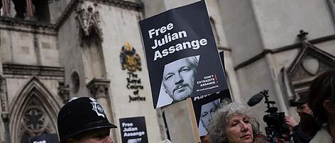 Noch keine Auslieferung: Assange muss weiter auf eine Entscheidung warten