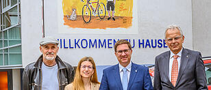 Radsport-Champions zieren Rückwand von Welser Hotel
