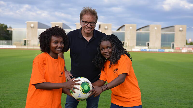 Angel und Esther zeigen es vor: Fußball ist eine große Chance zur Integration
