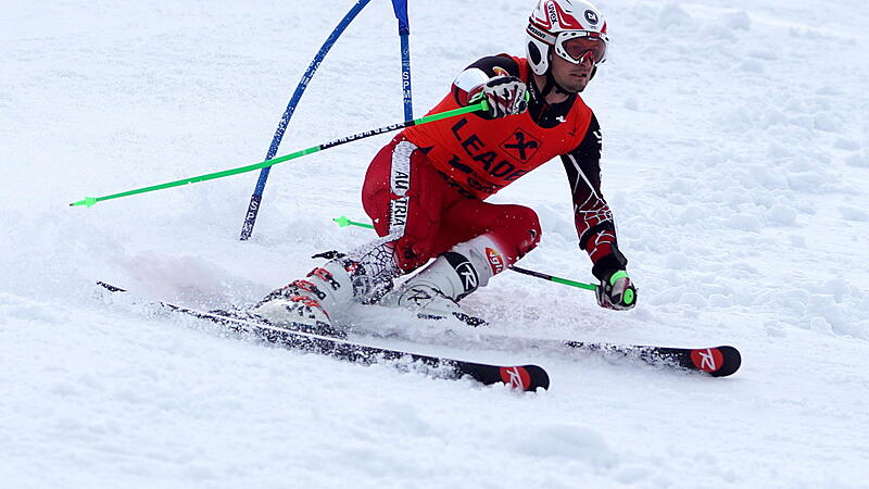 Skikaiser Franz Klammer kommt zur Cup-Siegerehrung in den Forellenhof