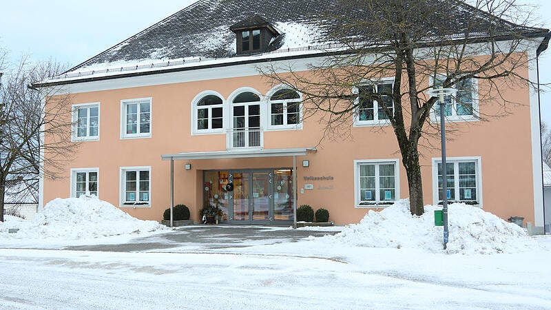 Volksschule Stroheim