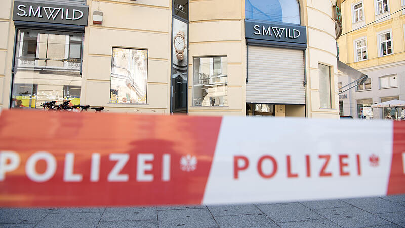Überfall auf Juwelier in Linz : Drei Täter noch flüchtig