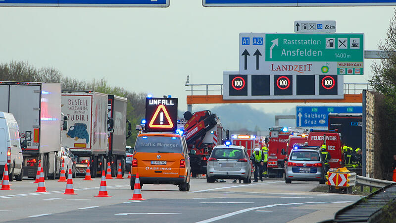 Schwerer Unfall am Knoten Linz - keine Rettungsgasse