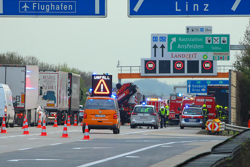 Schwerer Unfall am Knoten Linz - keine Rettungsgasse