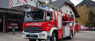 Neue Drehleiter für die Feuerwehr in Scharnstein