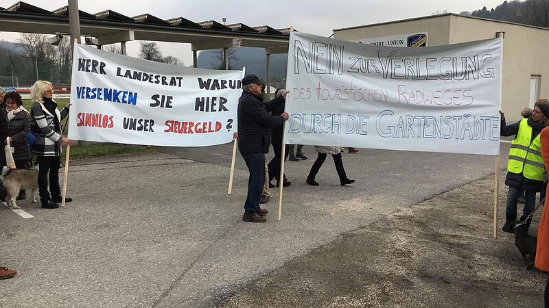 Geplanter Radweg in Puchenau erhitzt die Gemüter: "Ein Schildbürgerstreich"
