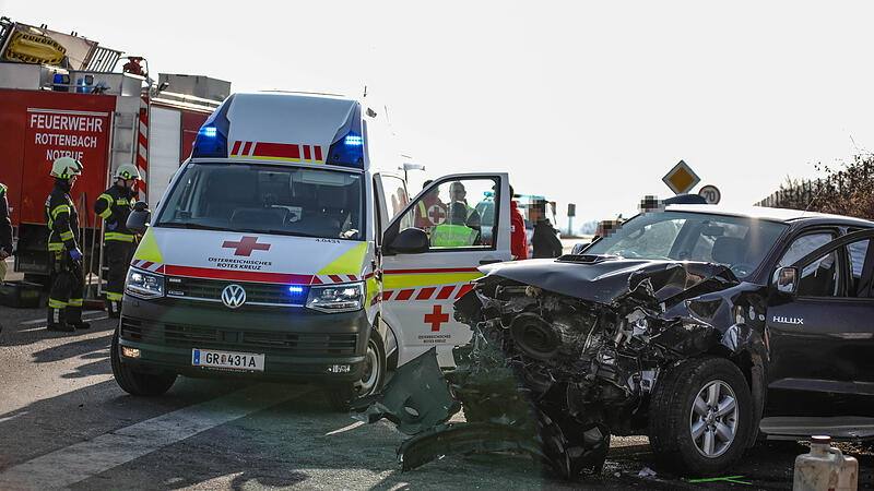 Sechs Verletzte bei Verkehrsunfall in Rottenbach